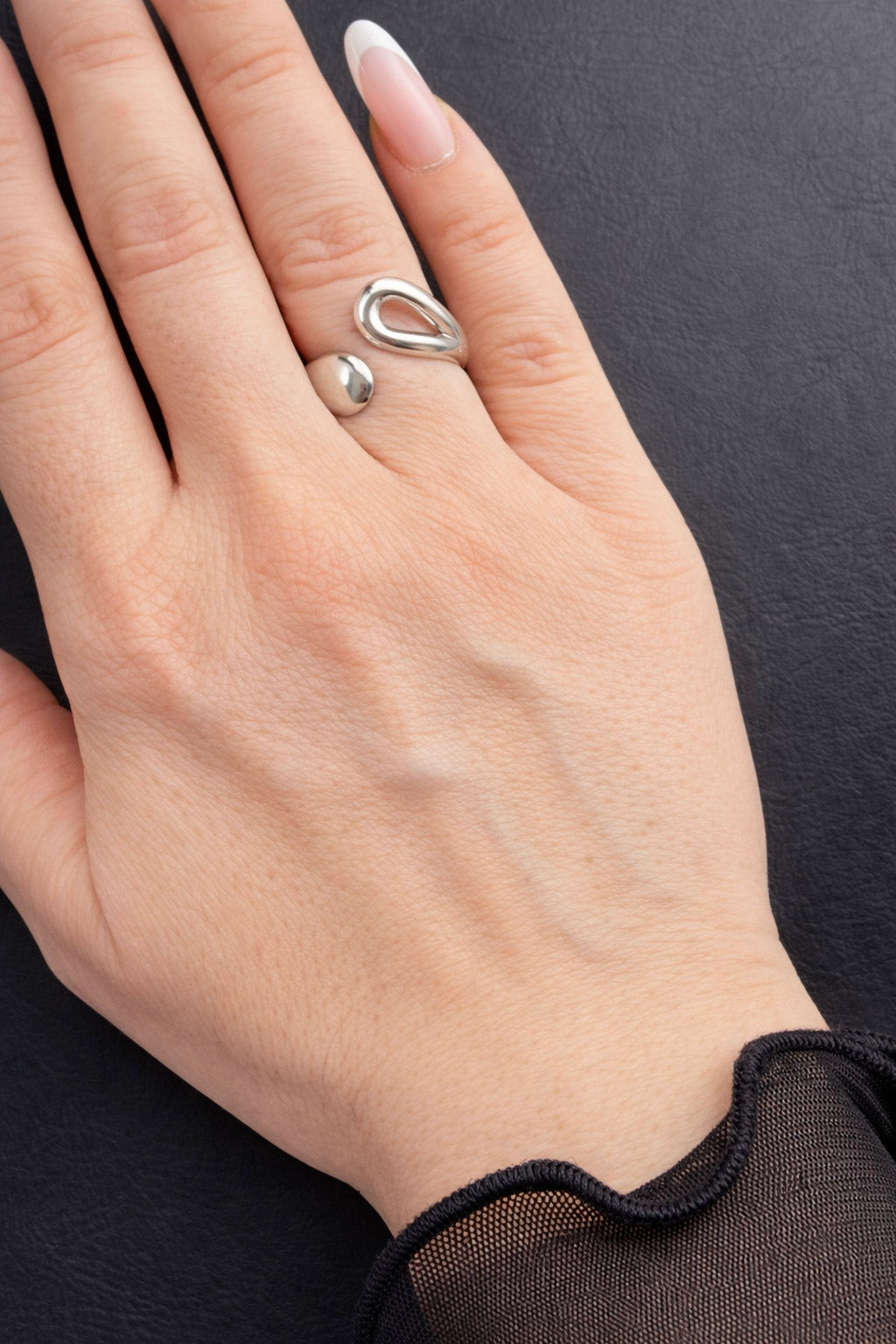 DUALIS SILVER - Statement δαχτυλίδι από ατσάλι σε ασημί χρώμα | CHRIATIONS