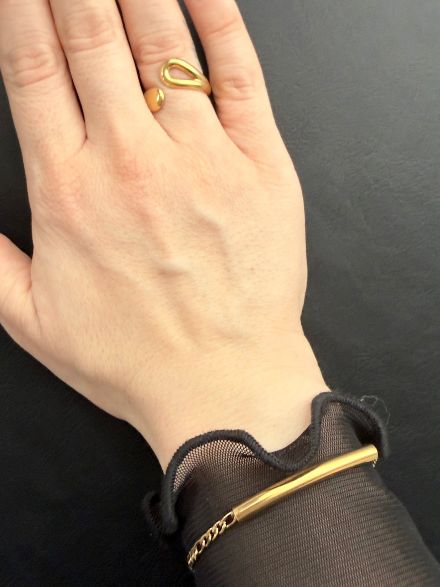 DUALIS GOLD - Statement δαχτυλίδι από ατσάλι σε χρυσό χρώμα | CHRIATIONS