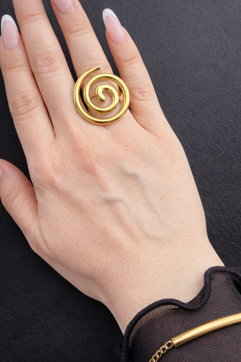 SPIN -Ανοιγόμενο statement δαχτυλίδι spiral από ατσάλι σε χρυσό | CHRIATIONS