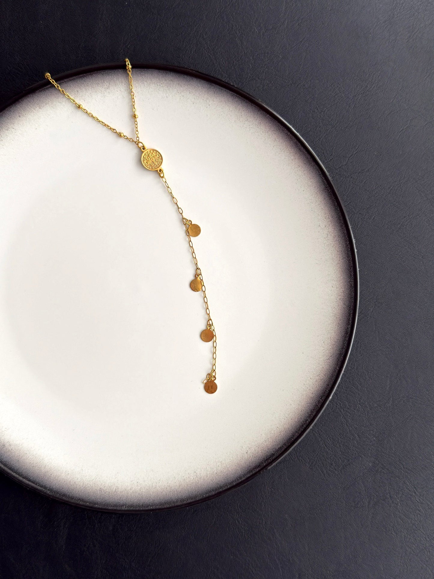 Γυναικείο κολιέ από ατσάλι σε χρυσό με λεπτή αλυσίδα και minimal 