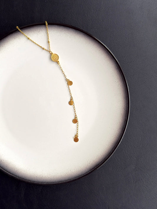 Γυναικείο κολιέ από ατσάλι σε χρυσό με λεπτή αλυσίδα και minimal 